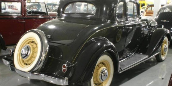 1934 Chevy coupe with a Rumble Seat. (953)